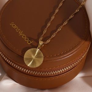 “Beam” vacuum plated 18k gold necklace